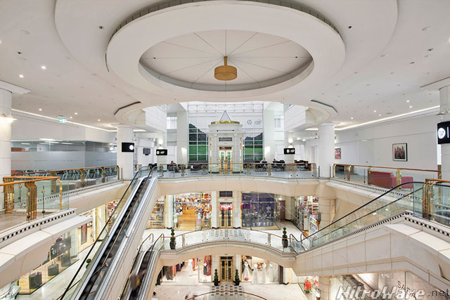 Called the Atrium, the entire flood of this former food court is dedicated to HP's new facililty. hp exprience centre melbourne atrium