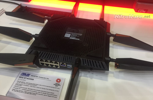 This bottom view of the ASUS RAPTURE shows us the eight required detachable antenna. ASUS have dressed up the antenna to make them look more imposing, asus rog rapture back m